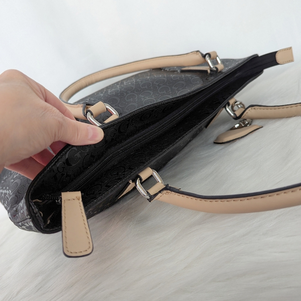 Guess Logo Bag - Picture 6 of 10